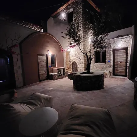 Myrto's Luxury Apartment